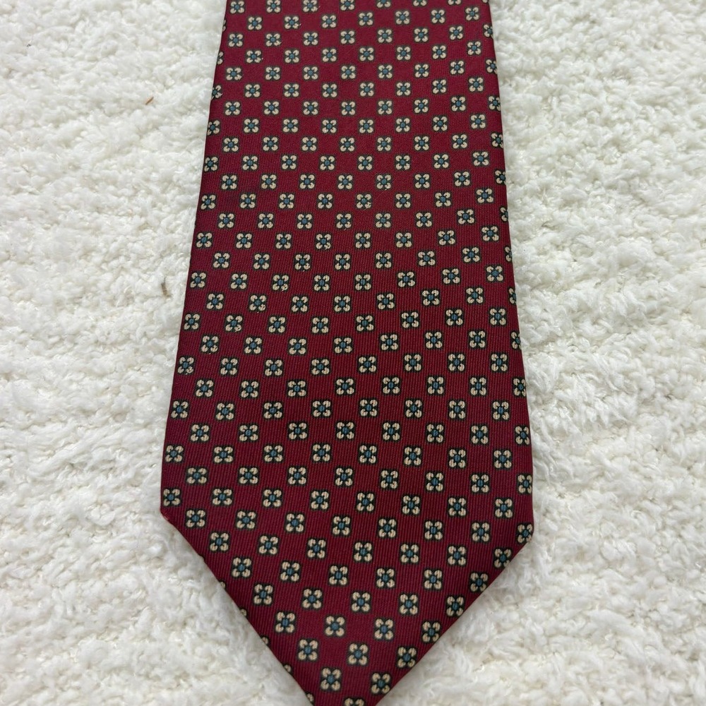 John Henry Tie Necktie Mens Burgundy Red Excellent Silk Geometric Medallion USA